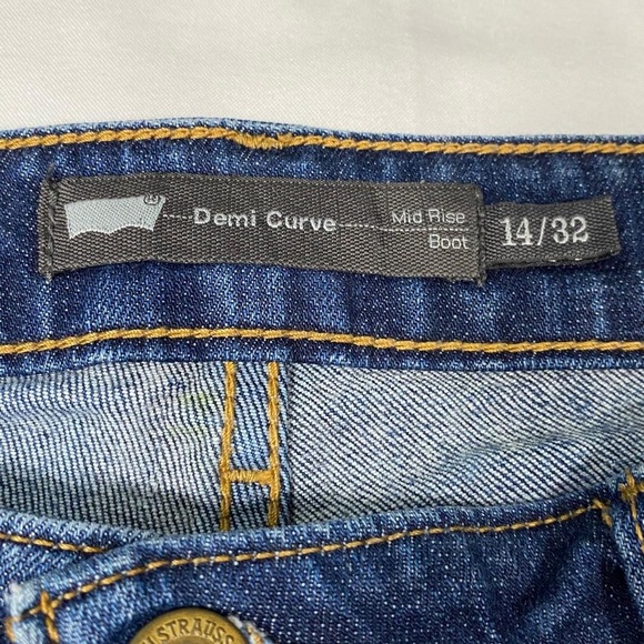 Levi's Demi Curve Mid Rise Boot Cut Dark Wash Jean - Picture 12 of 15